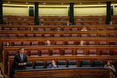 29/04/2020. Pedro Sánchez interviene en la sesión de control al Gobierno en el Congreso. El presidente del Gobierno, Pedro Sánchez, durante ...