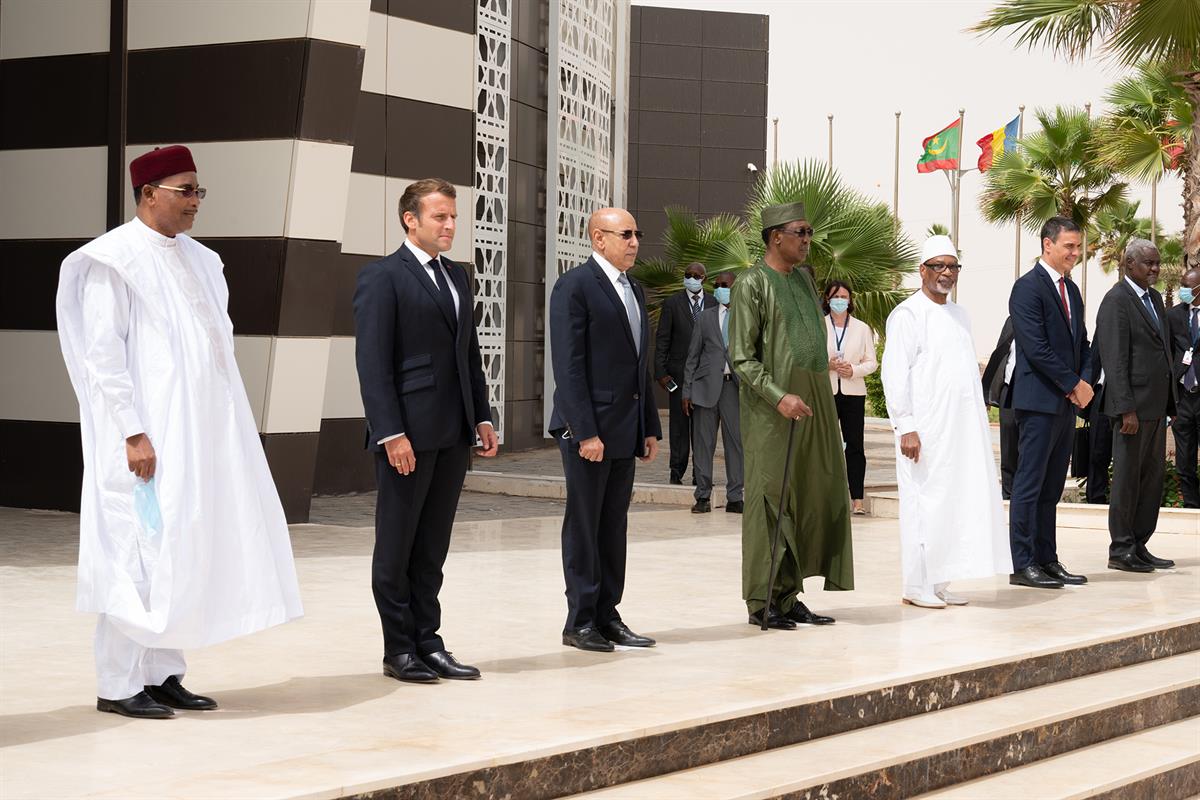 30/06/2020. Pedro Sánchez asiste a la Cumbre G5 Sahel, en Mauritania. El presidente del Gobierno, Pedro Sánchez, junto al resto de los repre...