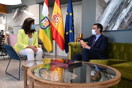 30/07/2020. Pedro Sánchez se reúne con la presidenta de La Rioja, Concha Andreu. El presidente del Gobierno, Pedro Sánchez, se reúne con la ...