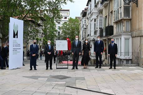 1/06/2021. Inauguración del Centro Memorial de las Víctimas del Terrorismo en Vitoria. El presidente del Gobierno, Pedro Sánchez, junto a lo...