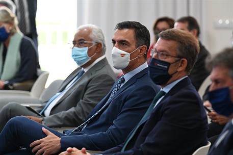 1/10/2021. Sánchez clausura el III Foro La Toja-Vínculo Atlántico. El presidente del Gobierno, Pedro Sánchez, junto al primer ministro de Po...