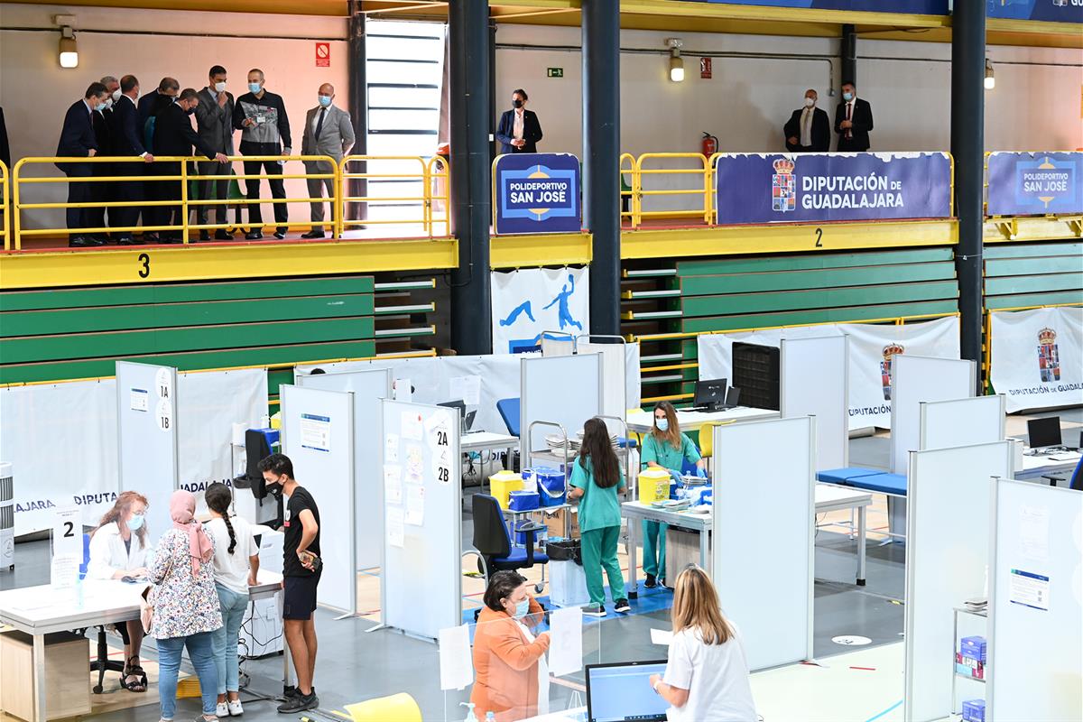 2/09/2021. Pedro Sánchez visita en Guadalajara las instalaciones del Servicio de Vacunación Centralizado. El presidente del Gobierno, Pedro ...