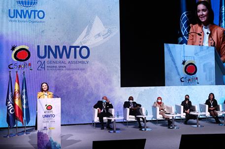 2/12/2021. Sánchez interviene en la Asamblea General de la Organización Mundial del Turismo. La ministra de Industria, Comercio y Turismo, R...