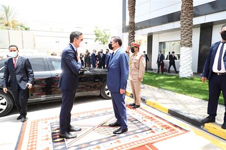 3/06/2021. Viaje de Estado de Pedro Sánchez a Libia. El presidente del Gobierno, Pedro Sánchez, es recibido por el primer ministro del Gobie...