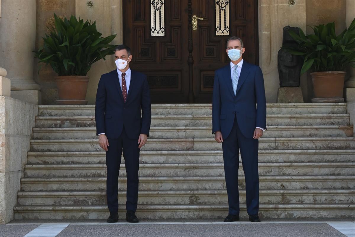 3/08/2021. Despacho del presidente del Gobierno con el rey Felipe VI. El presidente del Gobierno, Pedro Sánchez, posa junto al rey Felipe VI...