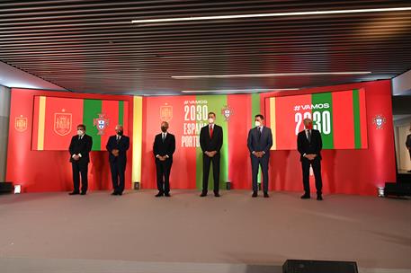 4/06/2021. Sánchez, en la presentación de candidatura al Mundial de Fútbol 2030. El presidente del Gobierno, Pedro Sánchez, el Rey Felipe VI...