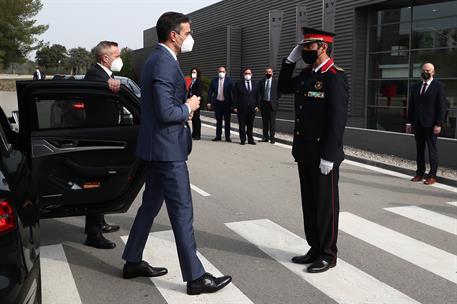 5/03/2021. Pedro Sánchez visita la planta de SEAT en Martorell (Barcelona). El presidente del Gobierno, Pedro Sánchez, a su llegada a la pla...