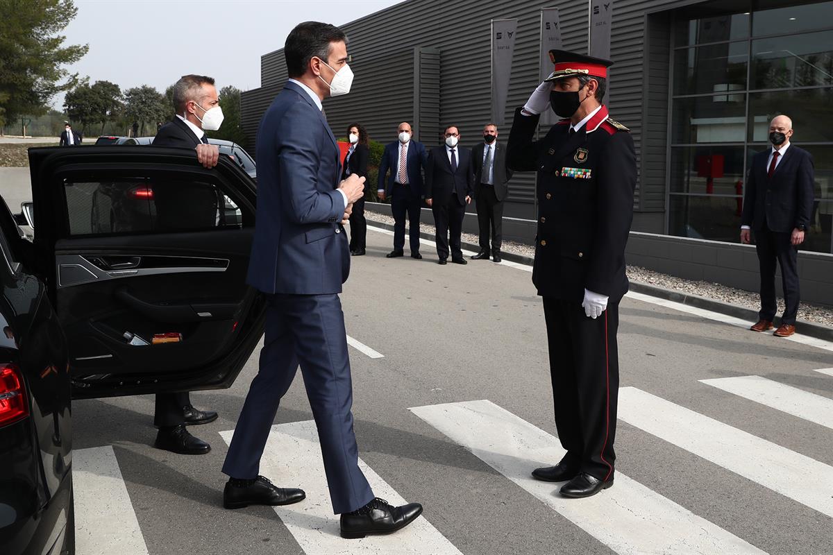 5/03/2021. Pedro Sánchez visita la planta de SEAT en Martorell (Barcelona). El presidente del Gobierno, Pedro Sánchez, a su llegada a la pla...
