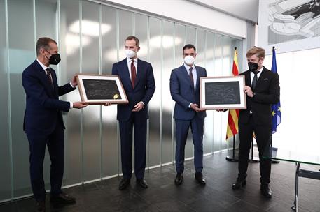 5/03/2021. Pedro Sánchez visita la planta de SEAT en Martorell (Barcelona). El presidente del Gobierno, Pedro Sánchez, y su S.M. el Rey, jun...