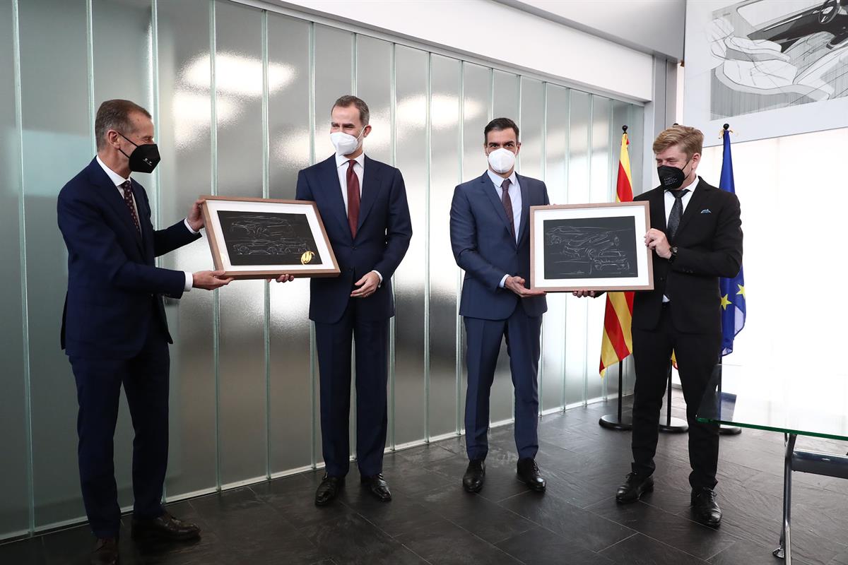 5/03/2021. Pedro Sánchez visita la planta de SEAT en Martorell (Barcelona). El presidente del Gobierno, Pedro Sánchez, y su S.M. el Rey, jun...