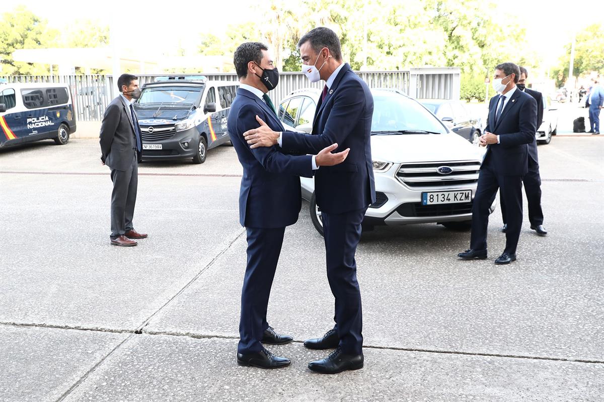 5/10/2021. Pedro Sánchez inaugura el I Foro Urbano de España. El presidente del Gobierno, Pedro Sánchez, es recibido por el presidente de la...