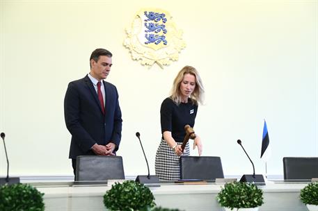 6/07/2021. Pedro Sánchez viaja a Estonia. El presidente del Gobierno, Pedro Sánchez, junto a la primera ministra de la República de Estonia,...