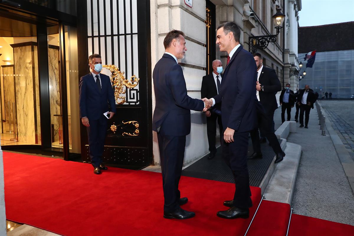 6/10/2021. Visita oficial de Pedro Sánchez a Croacia. El presidente del Gobierno, Pedro Sánchez, es recibido por el presidente del Parlament...