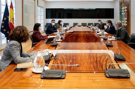 La ministra Darias junto al presidente Sánchez, durante la reunión del Comité de Seguimiento del Coronavirus