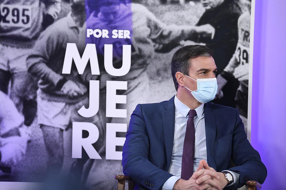 8/03/2021. Sánchez asiste con Irene Montero al acto institucional con motivo del 8 de marzo. El presidente del Gobierno, Pedro Sánchez, en e...