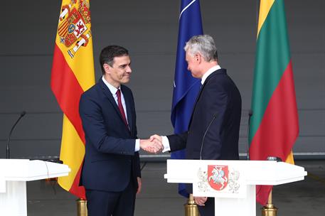8/07/2021. Viaje del presidente del Gobierno a Lituania. El presidente del Gobierno, Pedro Sánchez, y el presidente la República de Lituania...