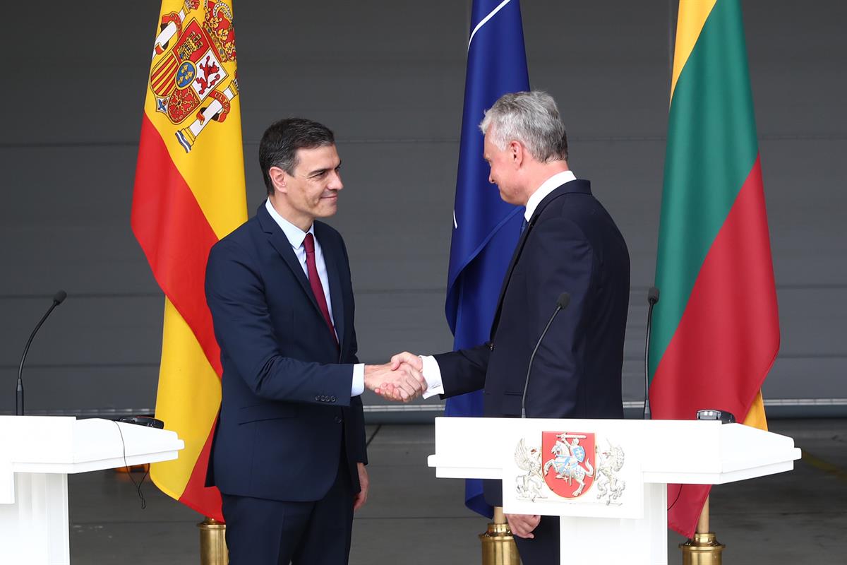 8/07/2021. Viaje del presidente del Gobierno a Lituania. El presidente del Gobierno, Pedro Sánchez, y el presidente la República de Lituania...