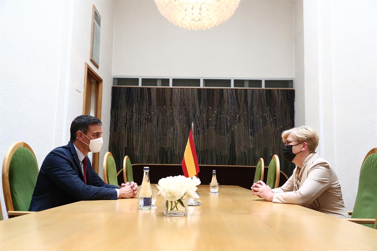 8/07/2021. Viaje del presidente del Gobierno a Lituania. El presidente del Gobierno, Pedro Sánchez, se ha reunido con la primera ministra de...