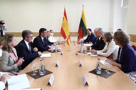 8/07/2021. Viaje del presidente del Gobierno a Lituania. El presidente del Gobierno, Pedro Sánchez, y el presidente de la República de Litua...