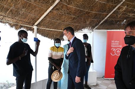 9/04/2021. Gira africana de Pedro Sánchez: Senegal (segunda jornada). El presidente del Gobierno, Pedro Sánchez, durante su visita a la futu...