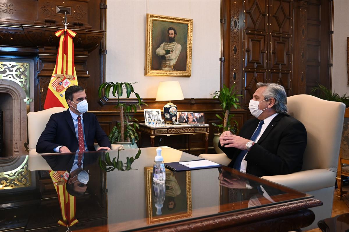 9/06/2021. Viaje oficial de Pedro Sánchez a Argentina. Reunión de trabajo del presidente del Gobierno, Pedro Sánchez, junto al presidente de...