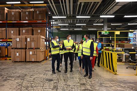 9/09/2021. Pedro Sánchez visita la fábrica DuPont Asturias. El presidente del Gobierno, Pedro Sánchez, durante su visita a las instalaciones...