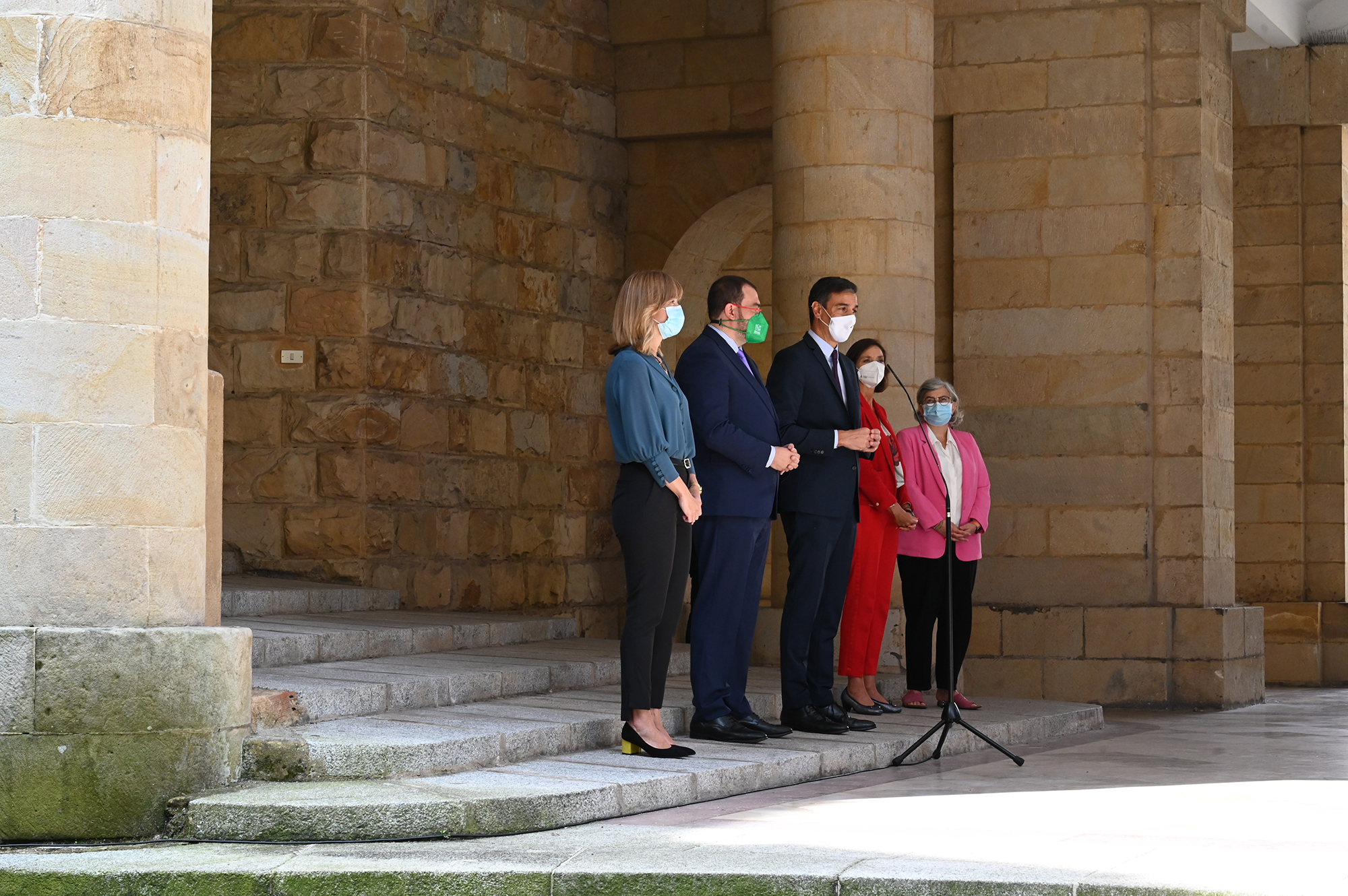 Pilar Alegría, Adrián Barbón, Pedro Sanchez, Reyes Maroto y Ana González