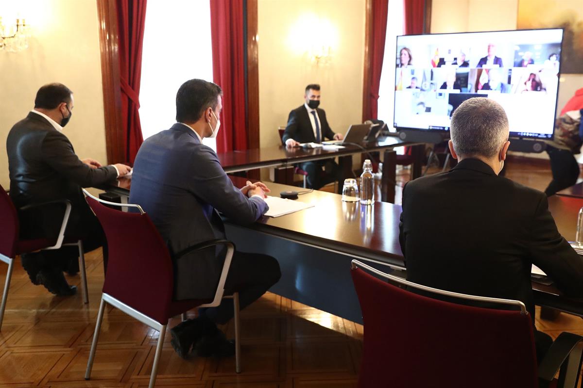 10/01/2021. Sánchez preside la reunión del CECOD de Protección Civil. El presidente del Gobierno, Pedro Sánchez, junto al ministro del Inter...