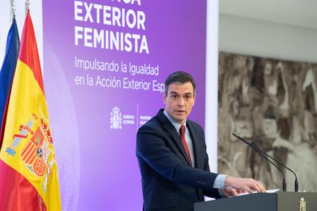 10/03/2021. Sánchez preside la presentación de la Gúa de la Política Exterior Feminista. El presidente del Gobierno, Pedro Sánchez, durante ...