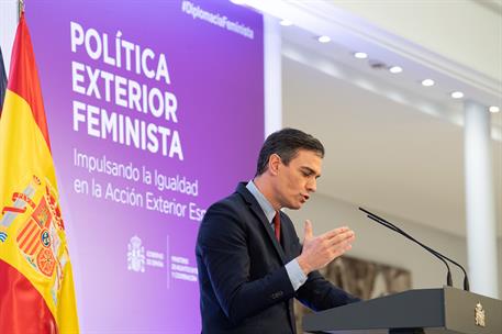 10/03/2021. Sánchez preside la presentación de la Gúa de la Política Exterior Feminista. El presidente del Gobierno, Pedro Sánchez, durante ...