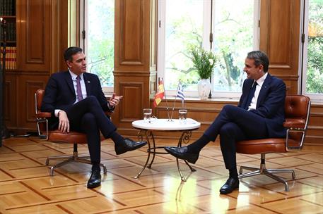 10/05/2021. Viaje del presidente del Gobierno a Grecia. El presidente del Gobierno, Pedro Sánchez, y el primer ministro de la República Helé...