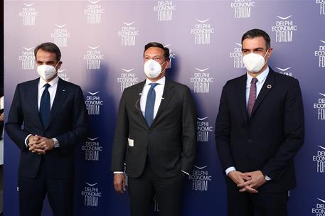 10/05/2021. Viaje del presidente del Gobierno a Grecia. El presidente del Gobierno, Pedro Sánchez, y el primer ministro de la República Helé...