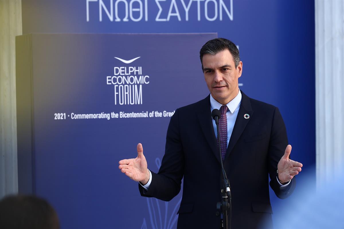 10/05/2021. Viaje del presidente del Gobierno a Grecia. El presidente del Gobierno, Pedro Sánchez, en un momento de la rueda de prensa en la...