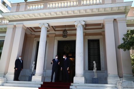10/05/2021. Viaje del presidente del Gobierno a Grecia. El presidente del Gobierno, Pedro Sánchez, y el primer ministro de la República Helé...