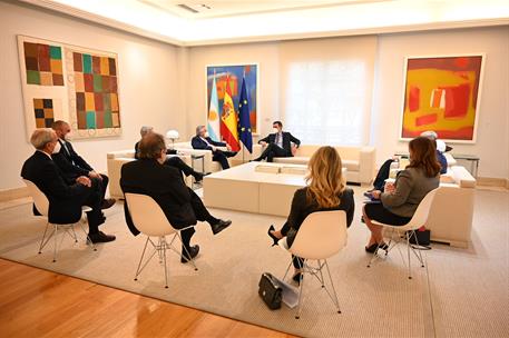 11/05/2021. Pedro Sánchez recibe al presidente de la República Argentina, Alberto Fernández. El presidente del Gobierno, Pedro Sánchez, mant...