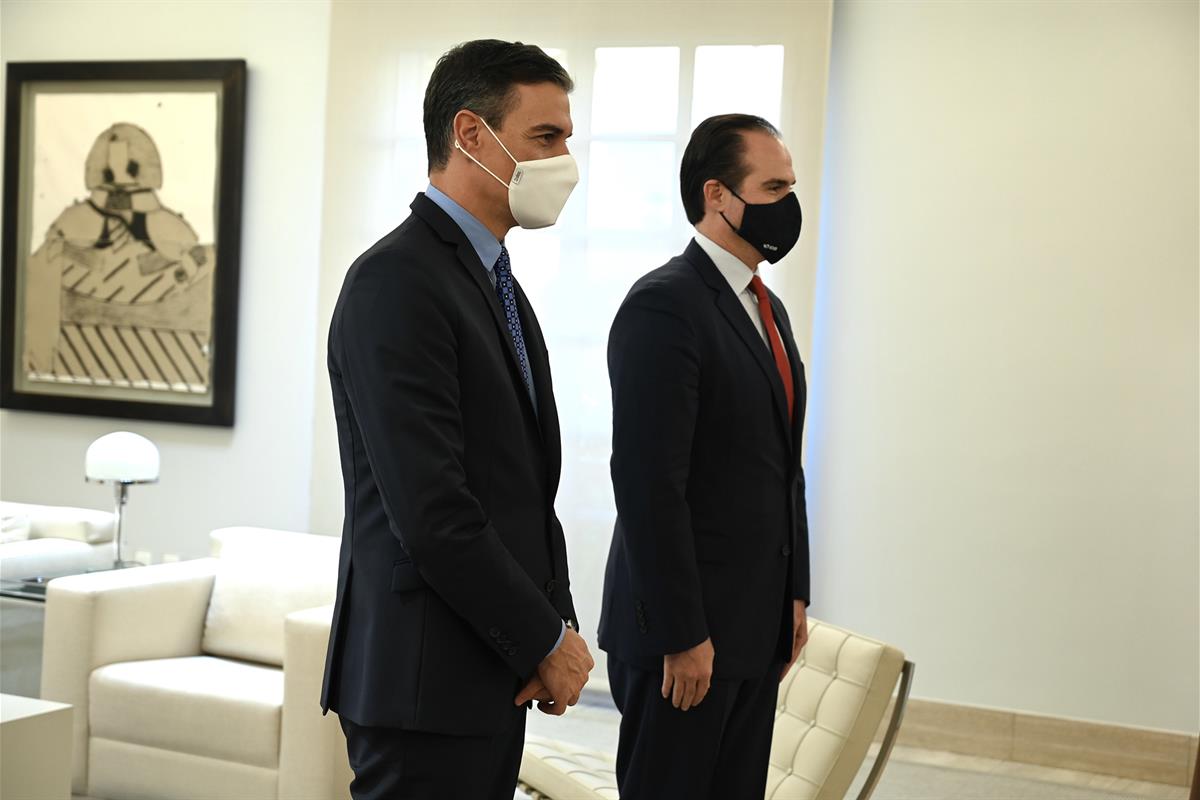 11/11/2021. Pedro Sánchez se reúne con el presidente del Banco Interamericano de Desarrollo. El presidente del Gobierno, Pedro Sánchez, ha r...