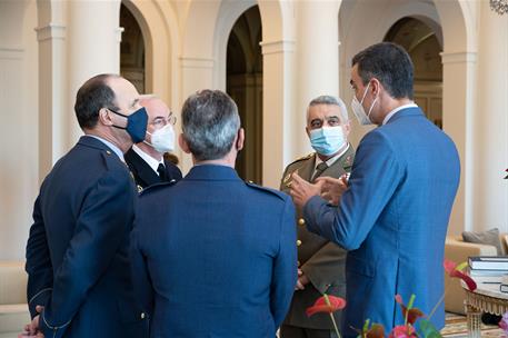 13/01/2021. El presidente del gobierno mantiene un almuerzo de trabajo con los jefes militares en Moncloa. El presidente del gobierno, Pedro...
