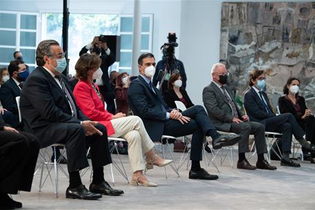 13/05/2021. Acto sobre la reforma del art. 49 de la Constitución. El presidente del Gobierno, Pedro Sánchez, y la vicepresidenta primera y m...