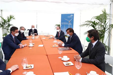 13/07/2021. Visita de Pedro Sánchez a ArcelorMittal en Gijón. El presidente del Gobierno, Pedro Sánchez, durante la reunión que ha mantenido...