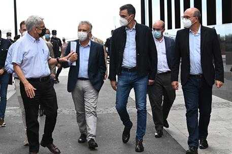 13/10/2021. Sánchez visita por cuarta vez La Palma tras la erupción del volcán. El presidente del Gobierno, Pedro Sanchez, recorre la Palma ...