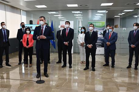 14/05/2021. Pedro Sánchez visita los laboratorios farmacéuticos del Grupo Rovi en Granada. El presidente del Gobierno, Pedro Sánchez, durant...