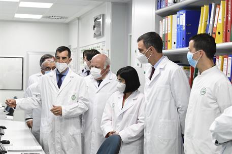 14/05/2021. Pedro Sánchez visita los laboratorios farmacéuticos del Grupo Rovi en Granada. El presidente del Gobierno, Pedro Sánchez, durant...