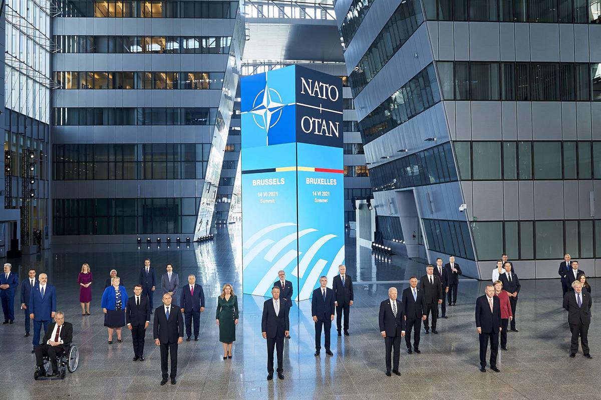 14/06/2021. Pedro Sánchez asiste a la Cumbre de la OTAN. Foto de familia, en la ceremonia de bienvenida previa a la reunión.