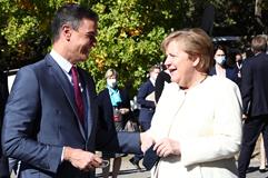Pedro Sánchez junto a Ángela Merkel