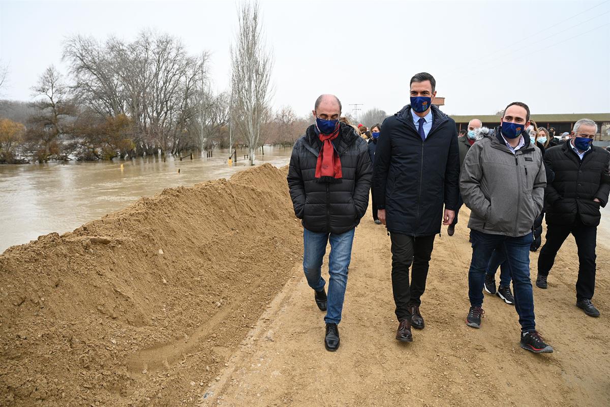 14/12/2021. Sánchez visita las zonas afectadas por la crecida del Ebro. El presidente del Gobierno Pedro Sánchez, visita junto al presidente...