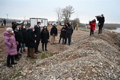 14/12/2021. Sánchez visita las zonas afectadas por la crecida del Ebro. El presidente del Gobierno, Pedro Sánchez, durante su visita a las z...