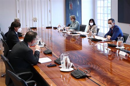 15/01/2021. Pedro Sánchez preside la reunión del Comité de Seguimiento del Coronavirus. El presidente del Gobierno, Pedro Sánchez, preside l...