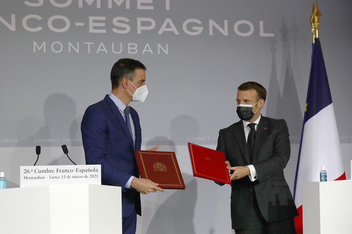 15/03/2021. Pedro Sánchez participa en la XXVI Cumbre Franco-Española. El presidente del Gobierno, Pedro Sánchez, y el presidente de la Repú...