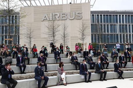 15/04/2021. Sánchez asiste a la inauguración del nuevo campus de Airbus en Getafe. El presidente del Gobierno, Pedro Sánchez, el ministro de...