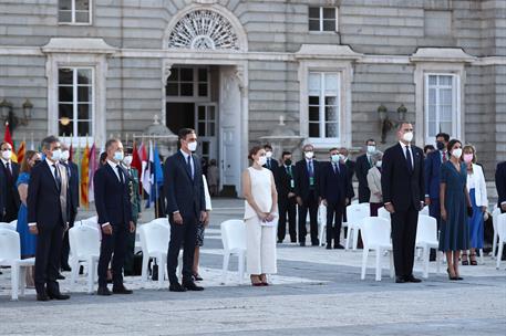 15/07/2021. Homenaje a las víctimas de la Covid-19 y de reconocimiento al personal sanitario. El rey Felipe VI y la reina Letizia, el presid...